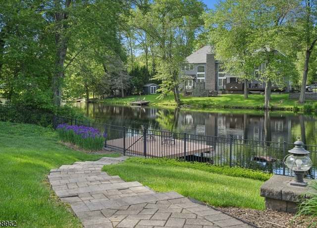Property at 7 Dells Dr, Denville Twp., NJ 07834-1809, 3 beds, 2.5 baths