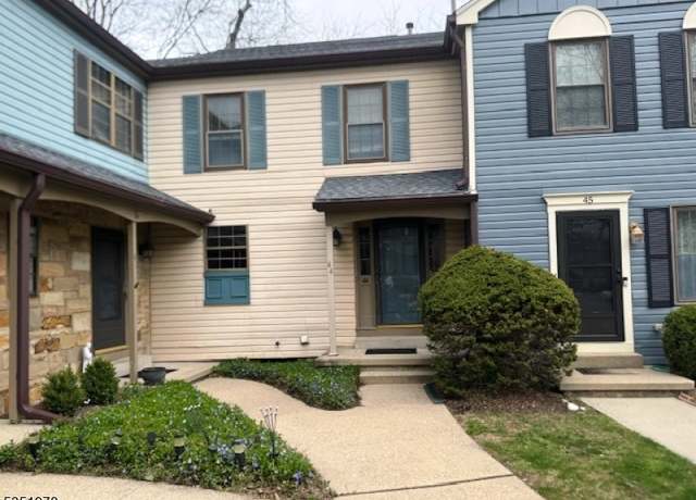 Property at 44 Wood Duck Ct, Allamuchy Twp., NJ 07840-3318, 2 beds, 2.5 baths