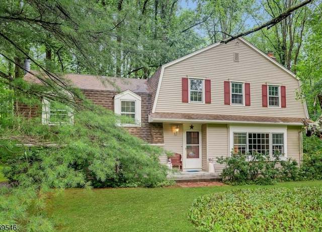 Property at 8 Delwood Rd, Chester Twp., NJ 07930-2125, 4 beds, 2.5 baths