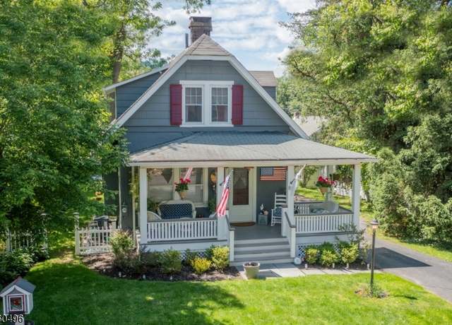 Property at 82 Washington Ave, Chatham Boro, NJ 07928-2045, 3 beds, 2.5 baths