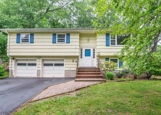 Property at 30 Woodland Ct, Kinnelon Boro, NJ 07405-2920, 4 beds, 2.5 baths