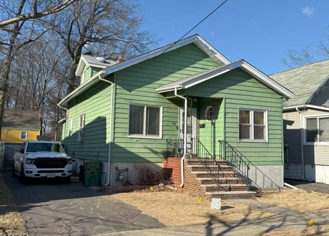 Property at 736 Drake Ave, Roselle Boro, NJ 07203-2218, 3 beds, 1 bath