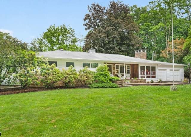 Property at 6 Evergreen Pl, Washington Twp., NJ 07840-3912, 4 beds, 2.5 baths