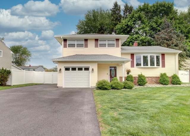 Property at 7 Brewster Pl, Mount Olive Twp., NJ 07836-9555, 3 beds, 1.5 baths