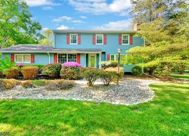 Property at 192 Short Hills Dr, Bridgewater Twp., NJ 08807-1576, 5 beds, 3.5 baths