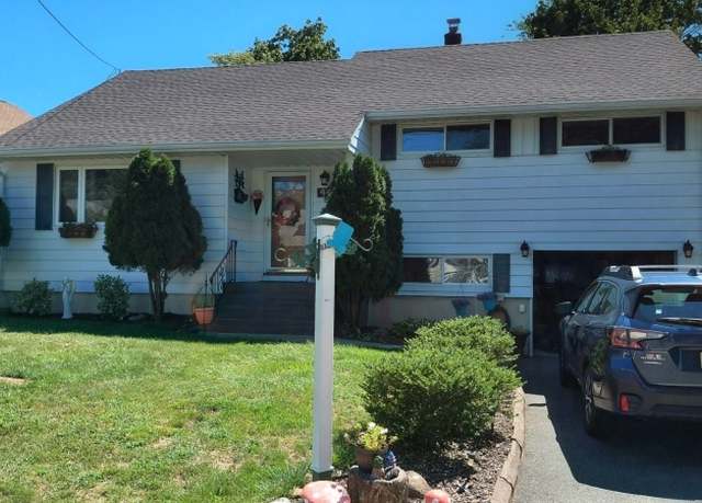Property at 44 Carol Pl, Bloomfield Twp., NJ 07003-3113, 4 beds, 2 baths