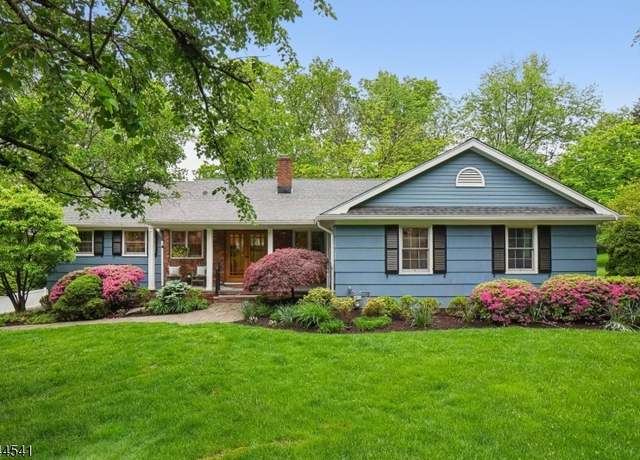 Property at 1029 Ledgewood Rd, Mountainside Boro, NJ 07092-2114, 4 beds, 3.5 baths