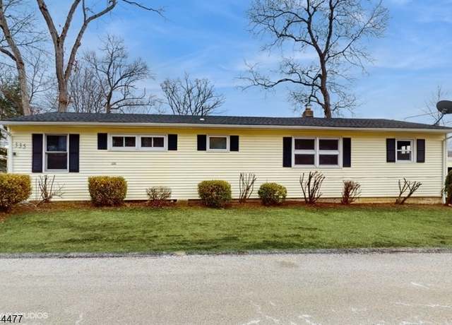Property at 335 Squaw Trl, Hopatcong Boro, NJ 07821-2967, 3 beds, 1 bath