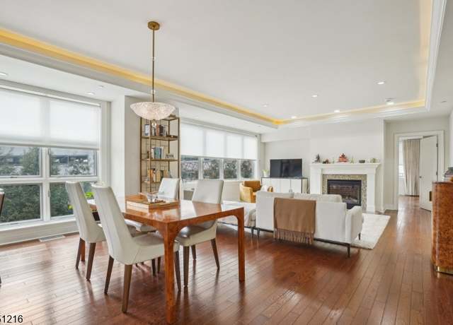 Property at 82 Franklin Pl #10, Summit City, NJ 07901-3660, 2 beds, 2.5 baths