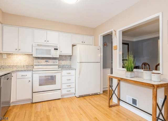 Property at 2805 Balmoral Ct, Hillsborough Twp., NJ 08844-5032, 2 beds, 1.5 baths