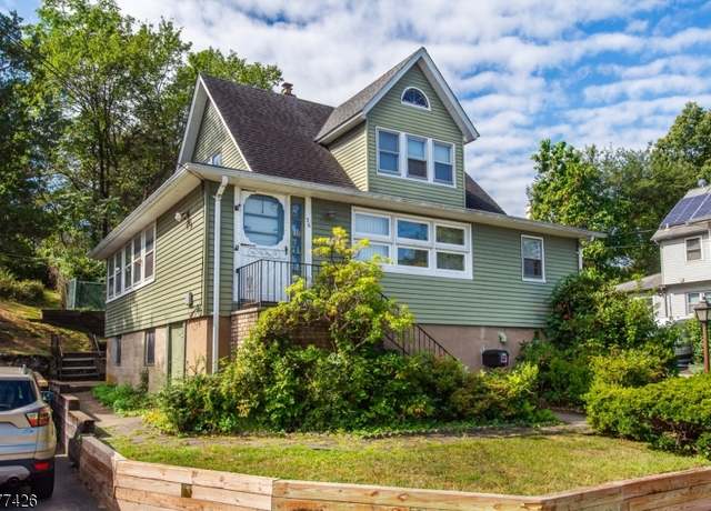 Property at 36 Nakomis Path, Lincoln Park Boro, NJ 07035-2318, 5 beds, 2 baths