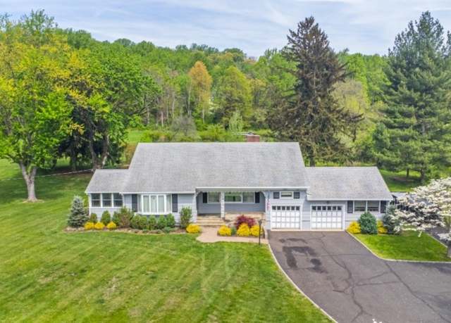 Property at 59 Washington Valley Rd, Warren Twp., NJ 07059-7027, 4 beds, 2.5 baths