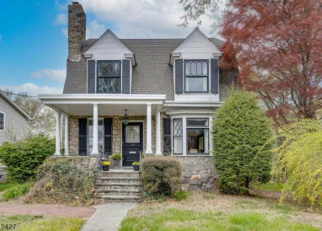 Property at 205 CASINO Ave, Cranford Twp., NJ 07016-2212, 4 beds, 1.5 baths