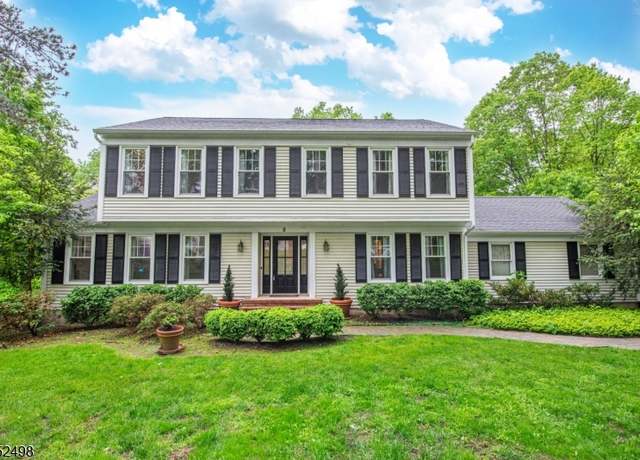 Property at 8 Kevin Dr, Mount Olive Twp., NJ 07836-9731, 4 beds, 2.5 baths