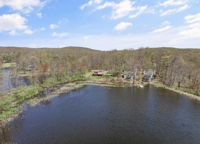 Property at 27 Canal St, Vernon Twp., NJ 07422-1209, 2 beds, 2.5 baths