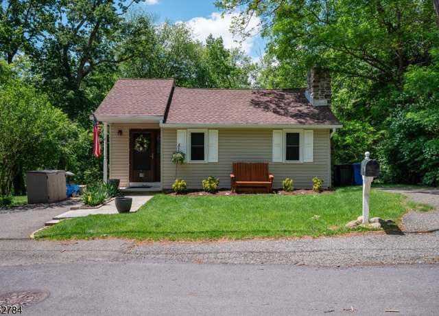 Property at 19 Whaleback Waddy, Denville Twp., NJ 07834-2321, 2 beds, 1.5 baths