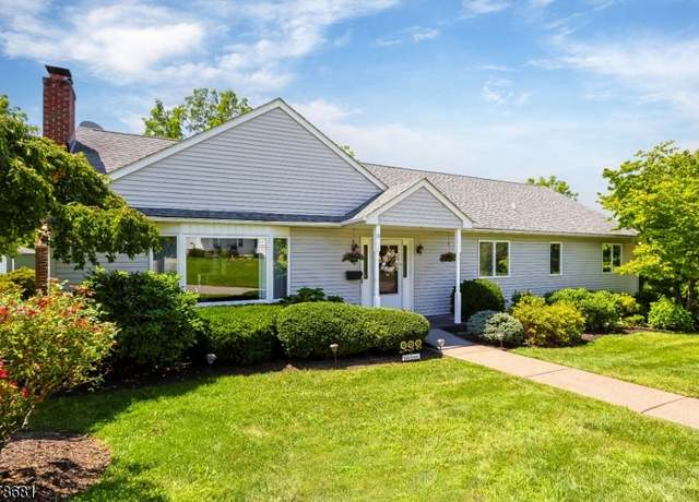 Property at 10 Grandview Ave, Lopatcong Twp., NJ 08865-1714, 3 beds, 3 baths