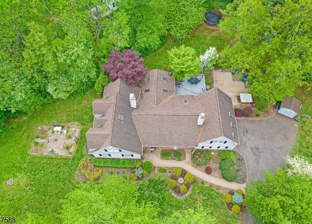 Property at 209 Lake Rd, Bernards Twp., NJ 07920-2111, 6 beds, 3.5 baths