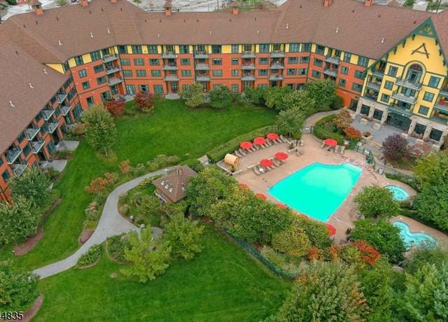 Property at 200 State Route 94 #215, Vernon Twp., NJ 07462, 1 bed, 1 bath