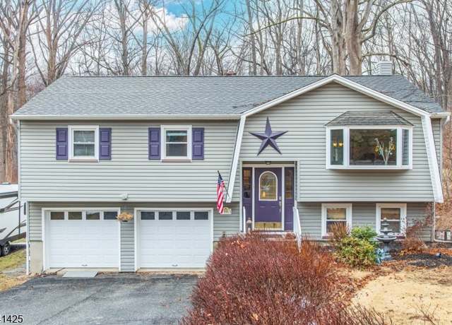 Property at 5 Black Oak Trl, Vernon Twp., NJ 07462-3414, 3 beds, 1.5 baths