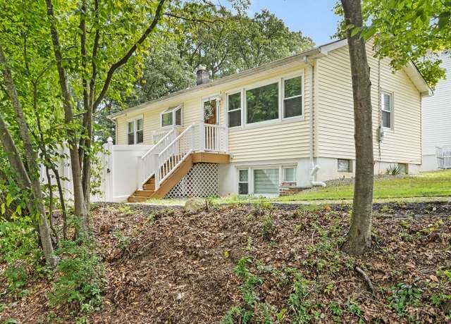 Property at 518 Curtis Rd, Roxbury Twp., NJ 07850-1705, 4 beds, 2 baths