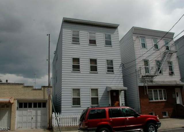 Property at 294 Oliver St, Newark City, NJ 07105, 8 beds, 3 baths