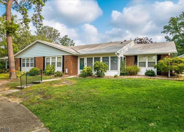 Property at 1052B Shetland Dr, Lakewood Twp., NJ 08701-6939, 2 beds, 2 baths