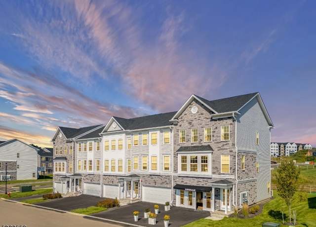 Property at 53 Gladstone Ct, Hanover, NJ 07981-1111, 3 beds, 3.5 baths