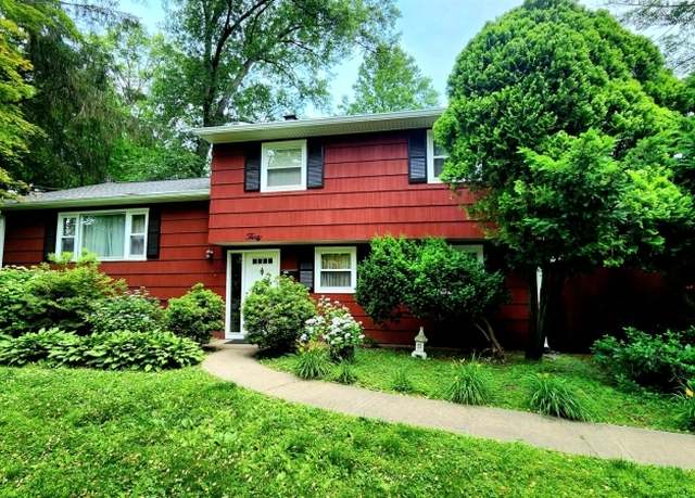 Property at 30 Lake Dr, Parsippany-troy Hills Twp., NJ 07005-1047, 3 beds, 2 baths