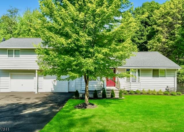 Property at 8 2Nd Lt J T Wroblewski Ln, Jefferson Twp., NJ 07438-8812, 4 beds, 3 baths