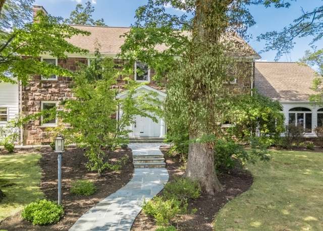 Property at 61 Crest Dr, South Orange Village Twp., NJ 07079-1041, 6 beds, 5.5 baths