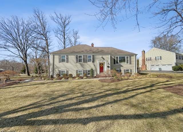 Property at 162 Maple Ave, Berkeley Heights Twp., NJ 07922-1346, 4 beds, 3 baths