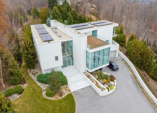 Property at 4 Penobscott Pl, Franklin Lakes Boro, NJ 07417-1042, 5 beds, 6.5 baths