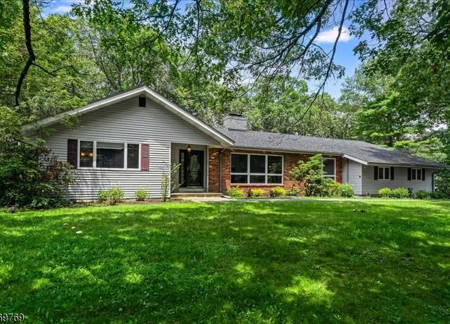 Property at 33 Manor Dr, Andover Twp., NJ 07860-2720, 4 beds, 3 baths