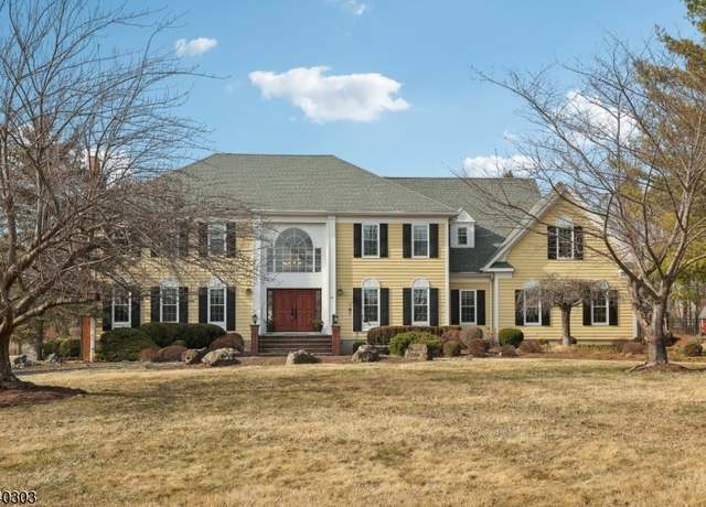 Property at 17 Uptom Pine Rd, Tewksbury Twp., NJ 08833-4340, 5 beds, 3.5 baths