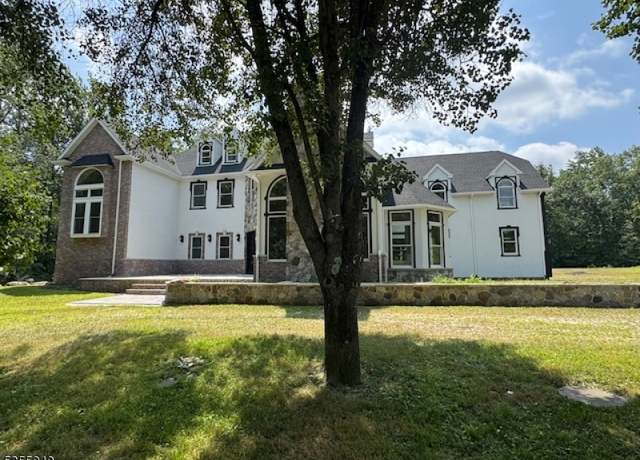 Property at 54 Farmbrook Rd, Sparta Twp., NJ 07871-4015, 5 beds, 5.5 baths