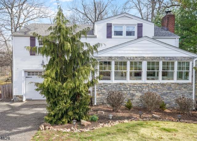Property at 17 Colony Dr, North Caldwell Boro, NJ 07006-4510, 3 beds, 2 baths