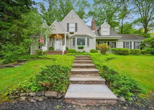 Property at 1078 Mountain Ave, Berkeley Heights Twp., NJ 07922-2322, 6 beds, 3.5 baths