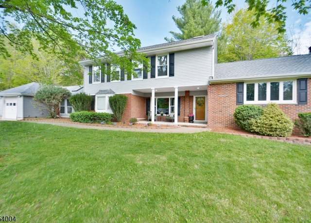 Property at 5 Thoresen Rd, Warren Twp., NJ 07059-7022, 5 beds, 2 baths