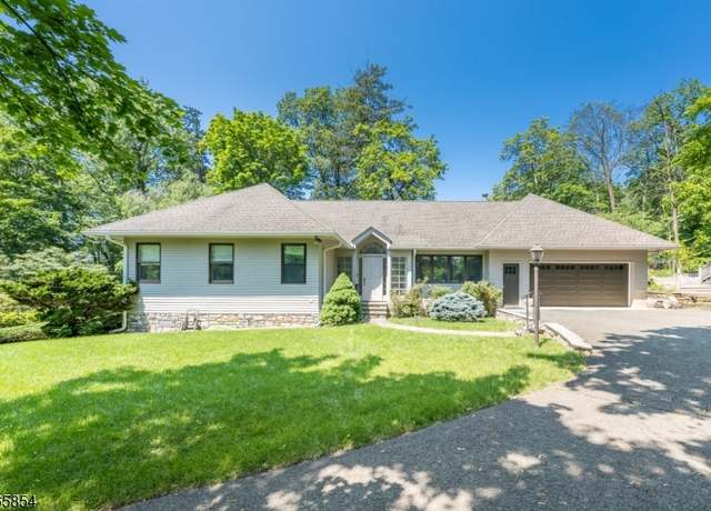 Property at 31 Evergreen Ln, Watchung Boro, NJ 07069-6002, 4 beds, 3 baths