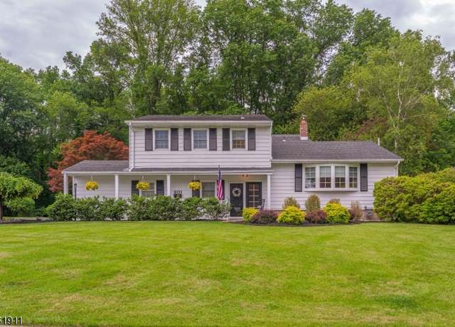 Property at 201 Dorset Dr, Clark Twp., NJ 07066-3022, 4 beds, 2.5 baths
