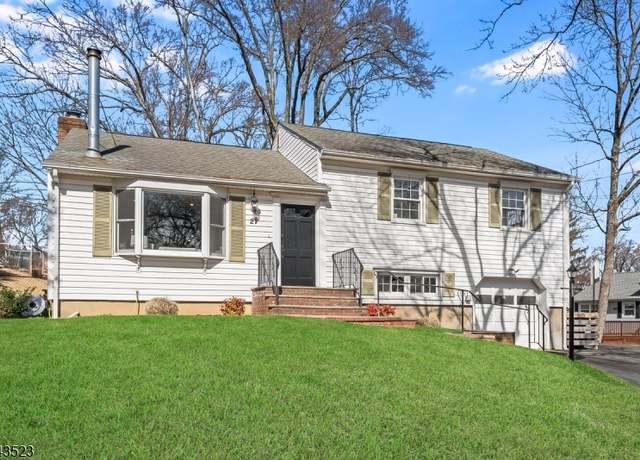 Property at 21 Countrywood Dr, Hanover Twp., NJ 07950-3241, 3 beds, 2.5 baths