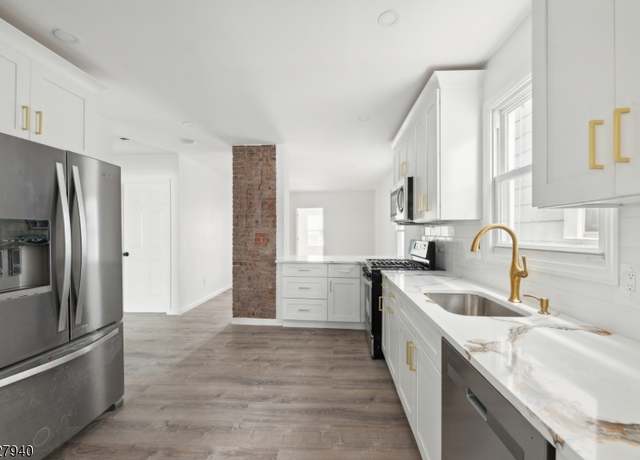 Property at 307 N Day St #2, City Of Orange Twp., NJ 07050-2833, 8 beds, 5 baths