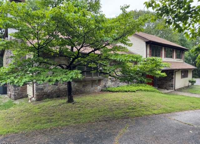 Property at 27 Sunset Lake Rd, Hardwick Twp., NJ 07825-9508, 4 beds, 3 baths