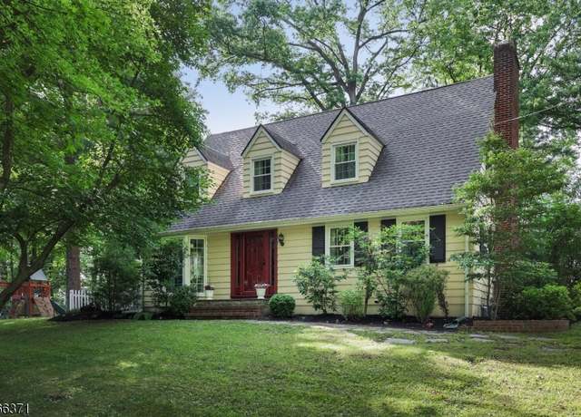 Property at 924 Maurice Ave, Rahway City, NJ 07065-2103, 3 beds, 2.5 baths