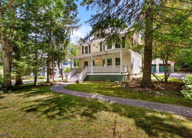 Property at 566 Plainfield Ave, Berkeley Heights Twp., NJ 07922-1919, 3 beds, 1.5 baths