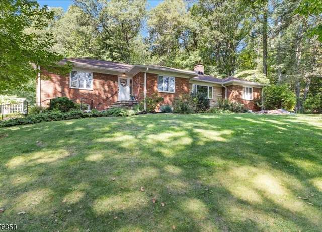 Property at 17 Helen St, Warren Twp., NJ 07059-5817, 4 beds, 3.5 baths