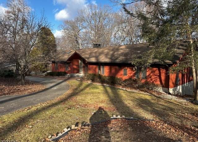 Property at 9 Roberts Dr, Mountain Lakes Boro, NJ 07046, 4 beds, 2.5 baths