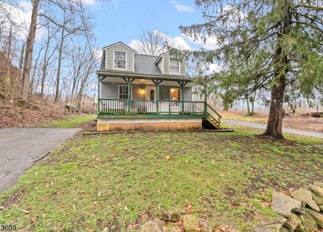 Property at 219 Woodside Ave, Newton Town, NJ 07860-2319, 3 beds, 2 baths