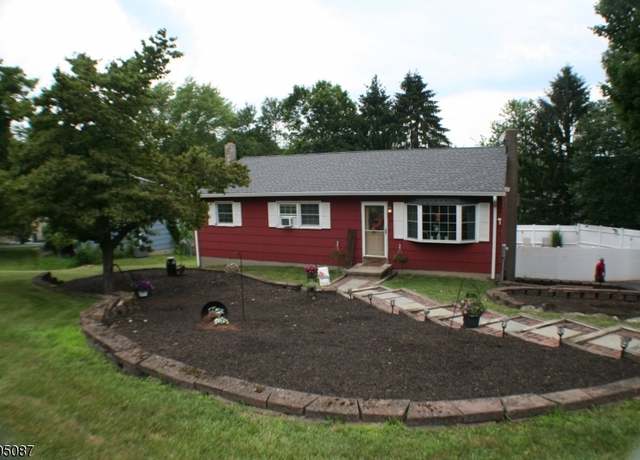 Property at 31 Bettino Dr, Ogdensburg Boro, NJ 07439-1041, 3 beds, 1 bath